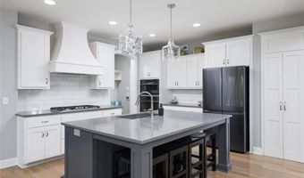 14423 N 145th St, Basehor, KS 66007