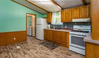 709 Waugh Branch Rd, Barboursville, WV 25504