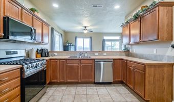 1234 KERRISDALE Dr, Albany, OR 97322