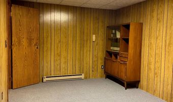 322 S 2nd St, Ashton, SD 57424