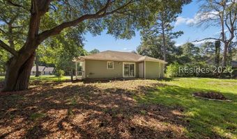 16 Robin Way, Beaufort, SC 29907