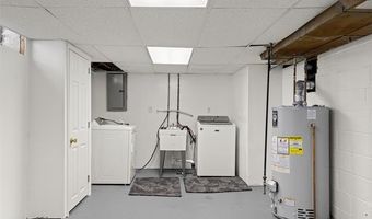 15264 Harrison Ave, Allen Park, MI 48101