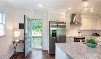 6917 Lancer Dr, Charlotte, NC 28226