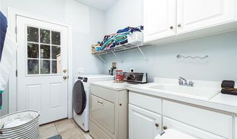 371 Glen Hill Dr, North Kingstown, RI 02874