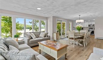 8 Woodsia Rd, Narragansett, RI 02874