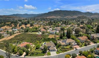 29302 Laro Dr, Agoura Hills, CA 91301