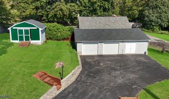 3 Smith St, Andover, NJ 07821