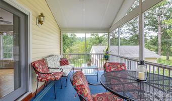 352 Cedar Ln, Arden, NC 28704