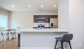 7000 Lake Ridge Ave 4, Des Moines, IA 50320