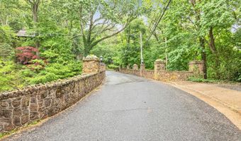 29 Grand Ave, Atlantic Highlands, NJ 07716