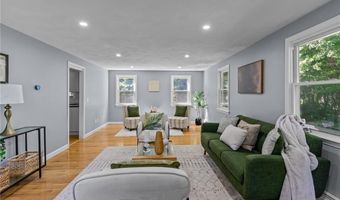 123 Stone Gate Dr, North Kingstown, RI 02852