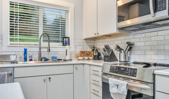 320 SOUTH St, Astoria, OR 97103