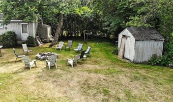 69 Longview Dr, Narragansett, RI 02882