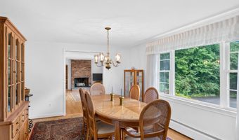 437 Lovely St, Avon, CT 06001