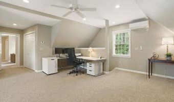 4 Catesby Ln, Bedford, NH 03110
