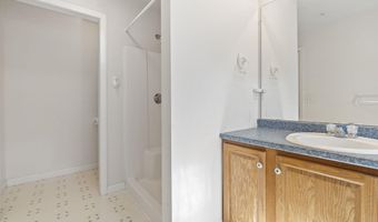 16 Edward Cir, Bedford, NH 03110