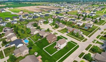 302 31st St SW, Altoona, IA 50009