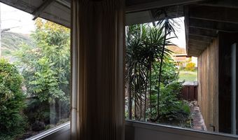 1709 Perry St, Honolulu, HI 96819