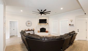 2072 Creekwood Cir, Bauxite, AR 72011