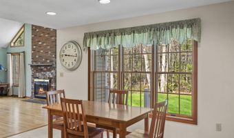 9 Maxwell Dr, Brookline, NH 03033