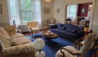 45 Woodlawn Ave 1, Bristol, RI 02809