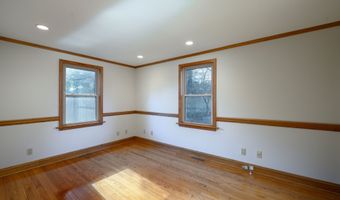 975 Wolf Hill Rd, Cheshire, CT 06410