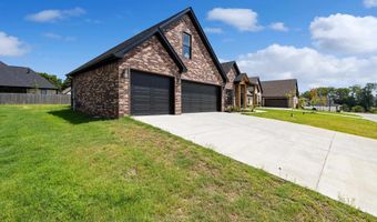 6048 Majestic Waters Dr, Benton, AR 72019