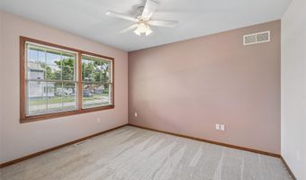 904 Cottage St, Adel, IA 50003