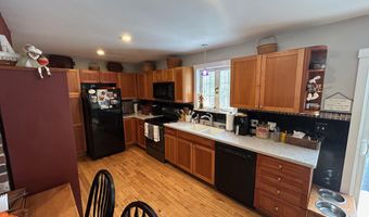 21 Dream Ln, Belfast, ME 04915