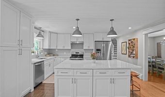3 Cynthia Rd, Lincoln, RI 02865