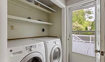 19 Bruce Dr, North Smithfield, RI 02896