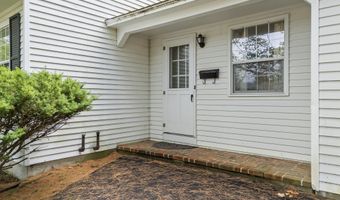 28 Colony Rd, Augusta, ME 04330