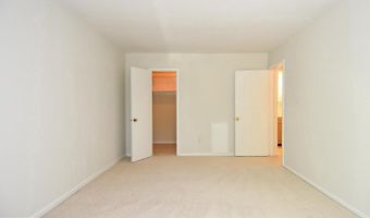 3302 WOODBURN VILLAGE Dr 23, Annandale, VA 22003