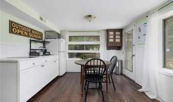 1 Gladridge Dr, East Greenwich, RI 02818