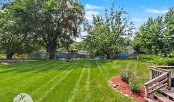 630 Oceola Dr, Algonquin, IL 60102