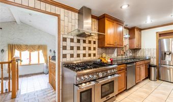676 N Ellicott Creek Rd, Amherst, NY 14228