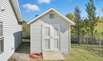 712 Taylor Ln, Albion, IN 46701