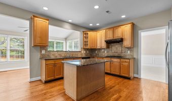 18409 POLYNESIAN Ln, Boyds, MD 20841