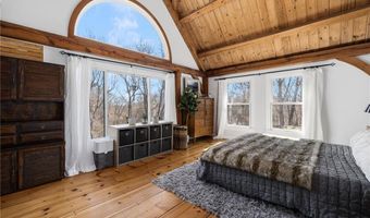 40 Charlotte Ave, North Kingstown, RI 02874