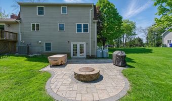 7 Beechwood Cir, Cromwell, CT 06416