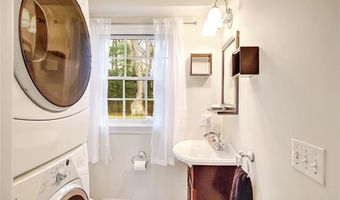 9 KNAPTON St, Barrington, RI 02806
