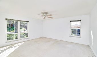 974 Claytonbrook Dr 1A, Ballwin, MO 63011