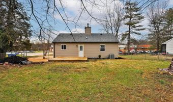 909 Crestland Dr, Ballwin, MO 63011