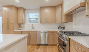3107 MOSBY St, Alexandria, VA 22305