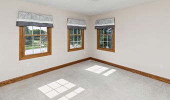 718 NE Brook Haven Dr, Ankeny, IA 50021
