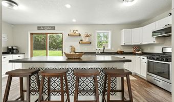 102 Chaudoin Dr, Angola, IN 46703