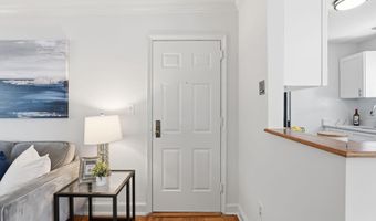 1608 W ABINGDON Dr 302, Alexandria, VA 22314
