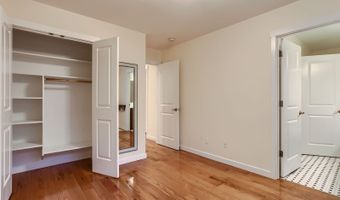 8006 SE SPORRI Ln, Milwaukie, OR 97267