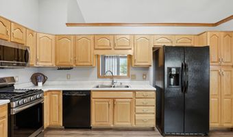 1303 Virginia Ln, Auburn, IN 46706