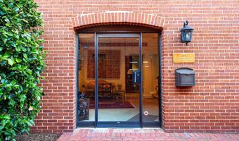 423 N LEE St, Alexandria, VA 22314